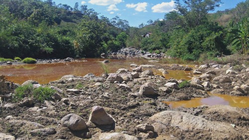 https://www.guernicamag.com/wp-content/uploads/2013/07/guernica-slavador-mining-3.jpg