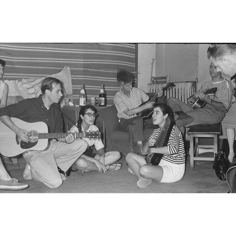 Aaron Rennert, Ralph Rinzler of the Greenbriar Boys, Woody Guthrie, Oscar Brand, and the Kossoy Sisters at a party at the apartment of Shanty Boys member Lionel Kilberg, August 1959. Courtesy Ronald D. Cohen Collection #20239, Southern Folklife Collection, The Wilson Library, University of North Carolina at Chapel Hill / image © Ronald D. Cohen.